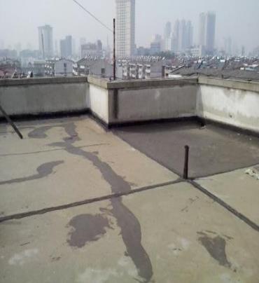 沙河口漏水维修 楼顶漏水是什么原因，楼顶漏水维修方法是什么?